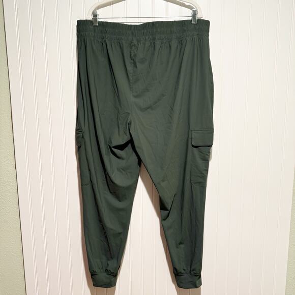 Old Navy Sleek Tech Cargo Pants Dark Ivy Zip Pockets Size XL - Picture 4 of 5